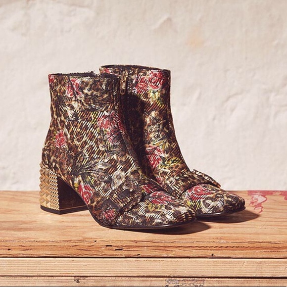 Ash booties - Picture 5 of 5